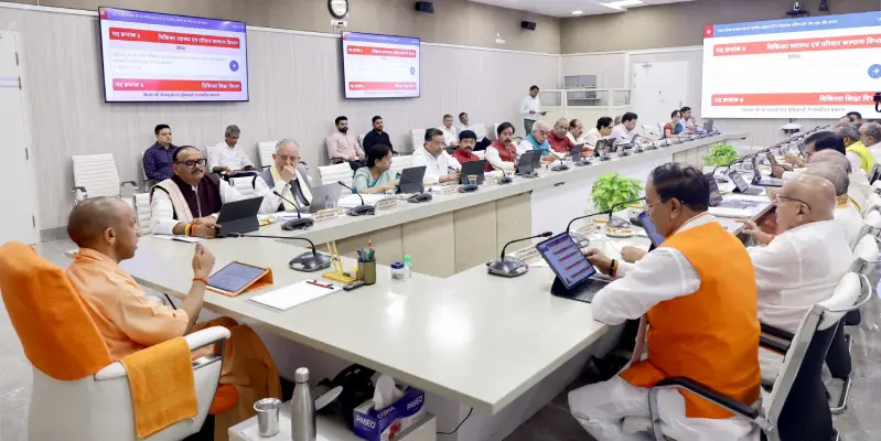 UP Cabinet: यूपी में बनेगा पीएम मित्र मेगा टेक्सटाइल पार्क, एक लाख युवाओं को मिलेगा रोजगार